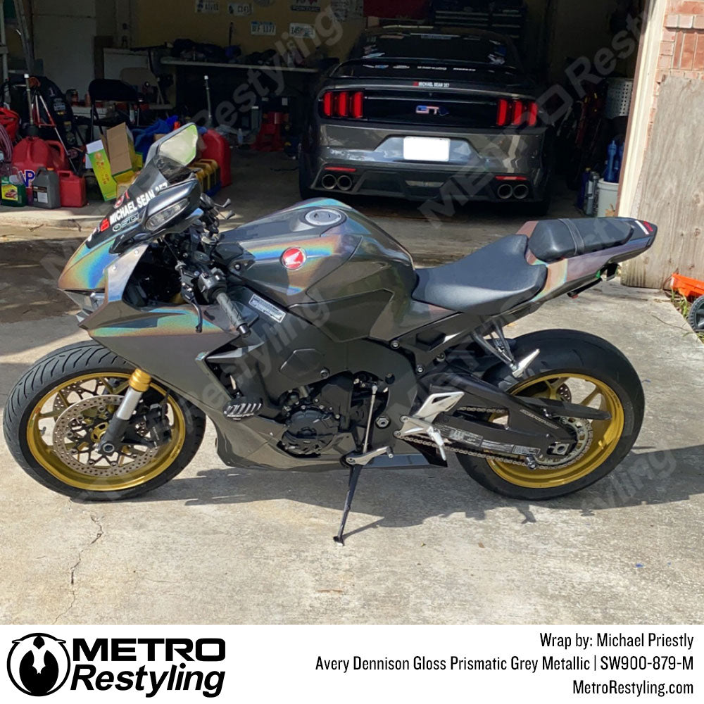 Avery Dennison SW900 Gloss Prismatic Gray Metallic