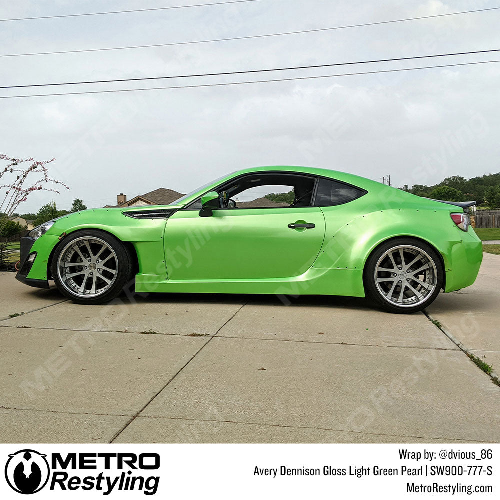 Avery Dennison SW900 Gloss Light Green Pearlescent