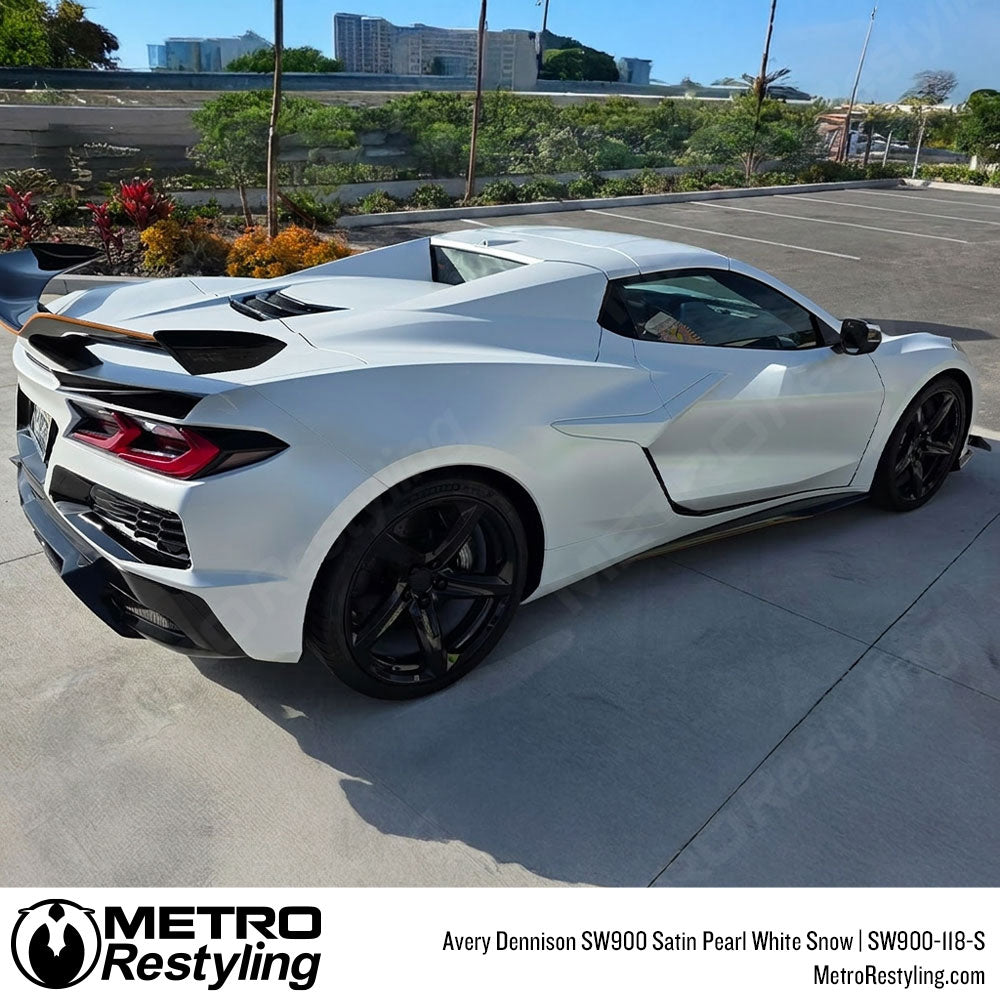 Avery Dennison SW900 Satin Pearl White Snow Vinyl Wrap | SW900-118-S